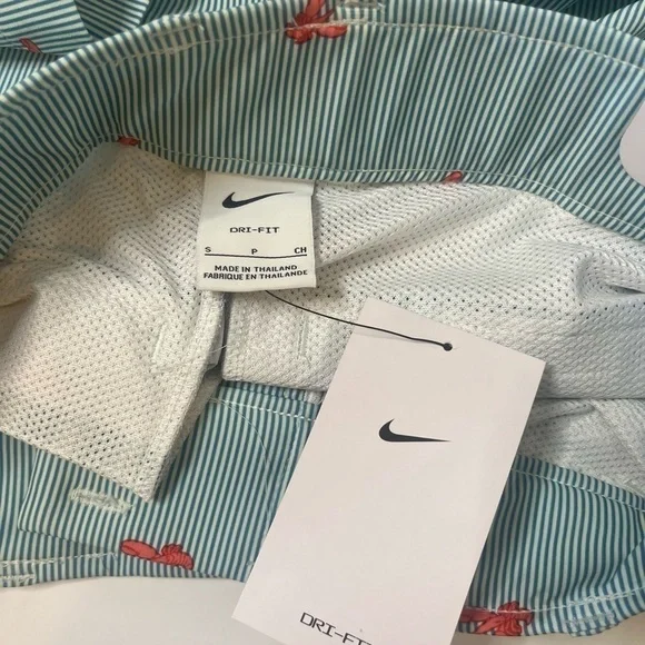 NIKE‎ Dri Fit Victory Lobster Print 5’ Golf Shorts - Picture 4 of 4